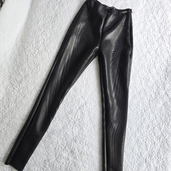 Maniere De Voir Pants - Maniere De Voir Black Vegan Faux Leather High-Rise Embossed Leggings